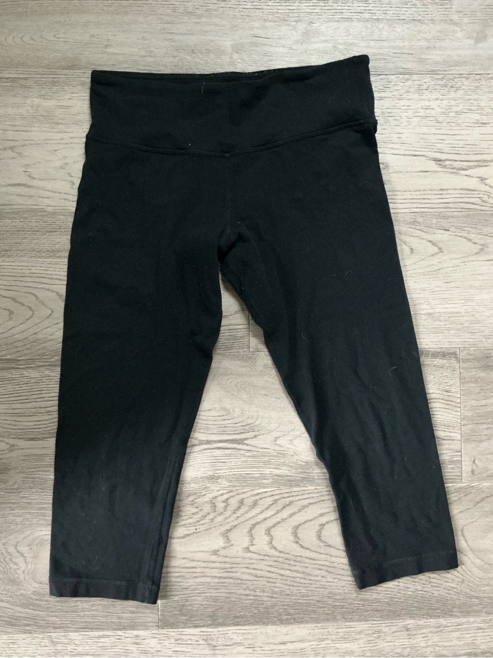 Lululemon Black Cropped Yoga Leggings Capri Pants Size 8